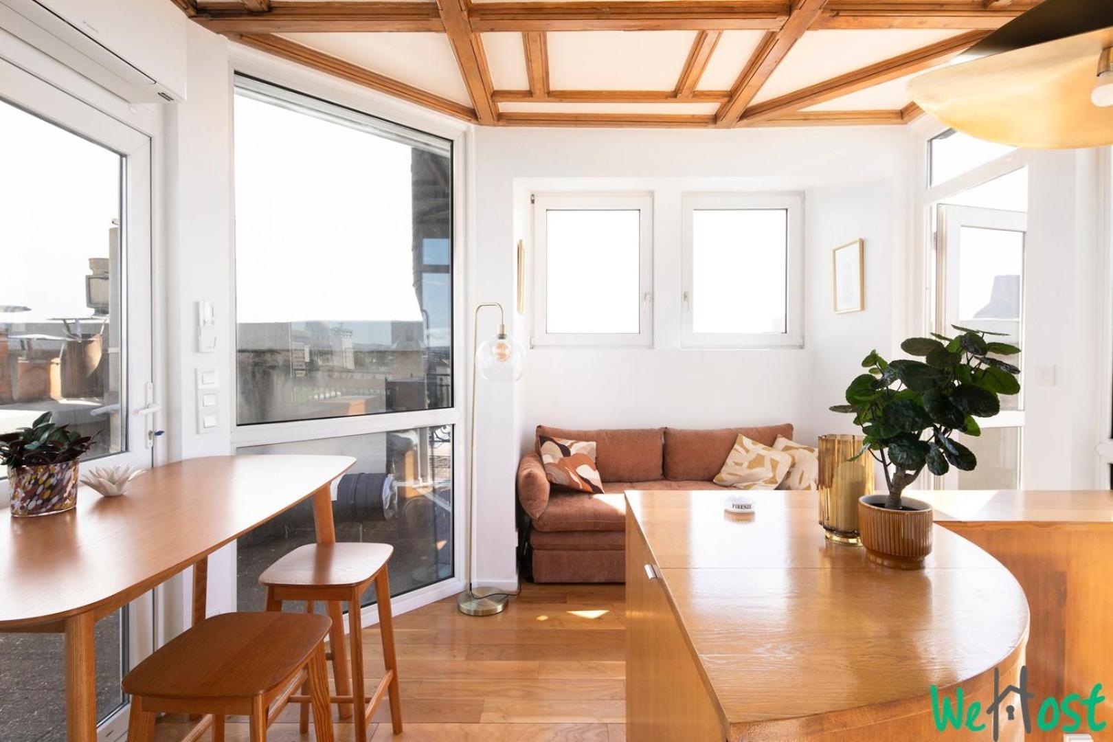 Wehost - With Eiffel Tower View In Heart Of 7e Arrondissement *